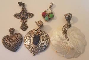 lot 603 image: 925 SILVER PENDANTS (BIDDING BY THE  PIECE)