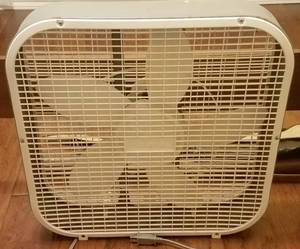 lot 166 image: HOLMES BOX FAN IN WORKING CONDITION