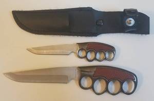 lot 613 image: LOT OF MATCHING STYLE KNIVES WITH SHEATH