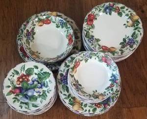 lot 392 image: LOT OF 44 PIECES OF SAKURA ONEIDA DISHES