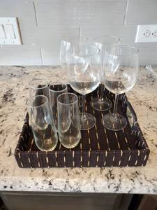 lot 46 image: Glassware with Tray