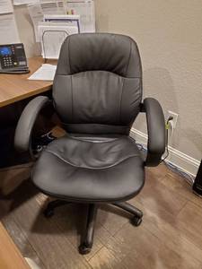 lot 98 image: Black Faux Leather Adjustable Office Chair