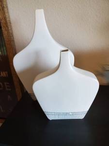 lot 143 image: Pair of White Ceramic Vases with Black Detailing on Bottom