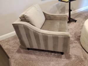 lot 154 image: Granite Colored Microfiber Arm Chair from Weirs Furniture