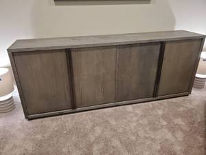 lot 158 image: Riva Ridge District 87 Console with 4-Doors in Titanium