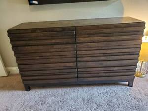lot 182 image: Delfina Solid Wood 6-Drawer Dresser in Sahara