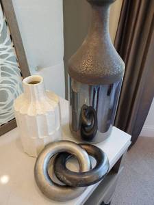 lot 92 image: Pair of Ceramic Vase & Metal Connected Rings