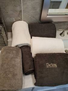 lot 100 image: Various Colored 100% Cotton Towels