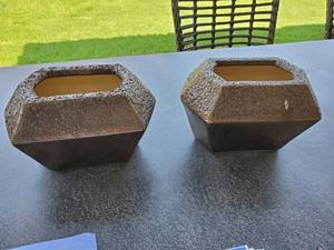 lot 116 image: Pair of Ceramic Containers