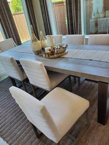 lot 122 image: 6 Modern Carter Dining Chairs by Universal