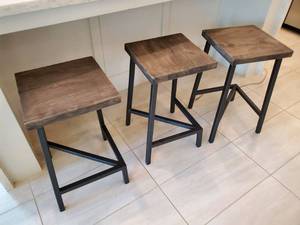 lot 127 image: Jadu Accents Bar and Game Room Counter Stools