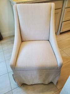 lot 121 image: Modern Townsend Castered Dining Chair by Universal