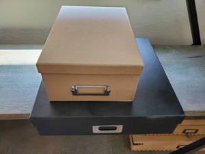 lot 173 image: 2 Lidded Boxes