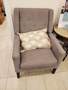lot 200 image: Grey Button Tufted Arm Chair