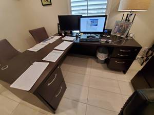 lot 212 image: Executive Desk with Side Section NOTE pick-up for this item