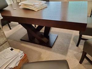 lot 218 image: Wood Pedestal Dining Table NOTE pick-up for this item