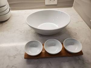 lot 241 image: Oval Bowl & 3 Dips Bowls on Wood Tray by Gibson Elite