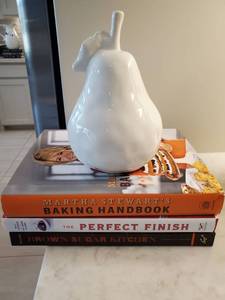 lot 242 image: White Ceramic Pear & 3 Cookbooks