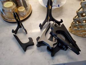 lot 231 image: Plate Stands