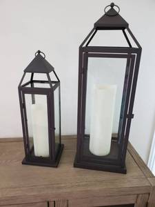 lot 3 image: Metal Lanterns with Battery Operated Candles