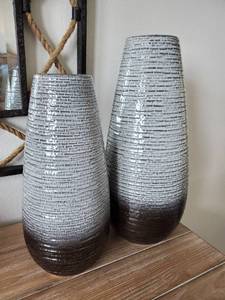 lot 24 image: Pair of Ceramic Vases by Sagebrook Home