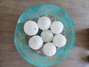 lot 45 image: Decorative Balls in Art Glass Bowl