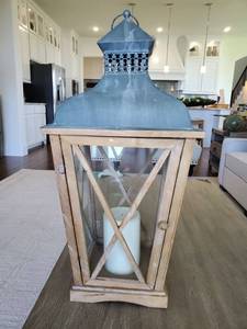 lot 46 image: Wood & Glass Lantern with Candle