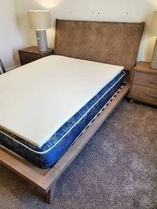 lot 79 image: Queen Size Platform Bed