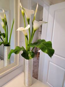lot 89 image: Ceramic Silver Colored Vase with Faux Calla Lillies