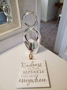 lot 90 image: Figure 8 Ceramic Sculpture & Plaque