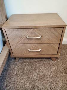 lot 76 image: 2-Drawer Side Table