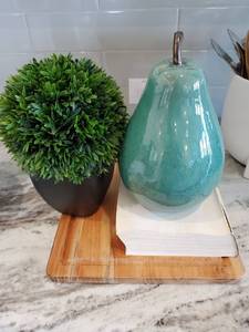 lot 168 image: Cutting Board, Ceramic Pear & Faux Greenery