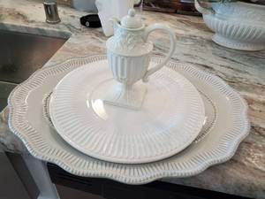 lot 176 image: Platter, Plate & Creamer by Butlers Pantry by Lenox