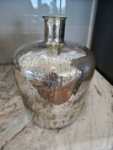 lot 191 image: Mercury Glass Vase