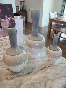 lot 192 image: Trio of Global Views Vases