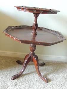lot 16 image: Vintage carved 2-level Dumbwaiter with pierced gallery 30 x14 x 25
