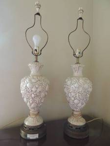lot 18 image: 2 Vintage ceramic and brass base fruit motif lamps 18 H