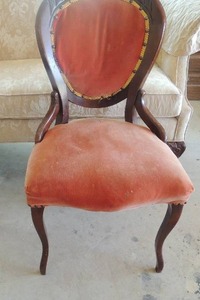 lot 29 image: Late Victorian carved ladies sitting chair with medallion back 34x19