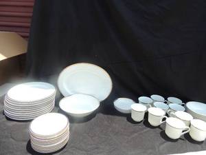 lot 35 image: Sheffield Regency China White and Gold 1985- 6 soup bowls, 10 dinner plates, 10 cups ,  10 saucers, large bowl, 10 serving platter 38 PCS