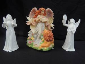lot 50 image: 2 SB white glass angels music angel with tiger and other animals