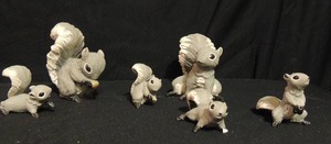 lot 77 image: Pottery squirrel family gray and white mom & dad 4 babies 2