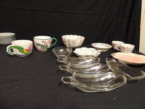 lot 97 image: 4 banana split ice cream sundae dishes, rooster cup, Christmas cup, flower design bowl, 2 Nicco china cups and matching bowl gold leg stands