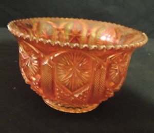 lot 103 image: Amberina Carnival glass bowl w sawtooth edge 6 diameter 3H