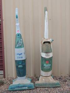 lot 138 image: 2 Hoover carpet and hardwood vacuumfloor cleaner unknown working order (dusty from storage)