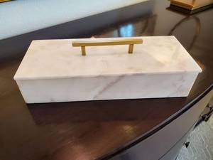 lot 2 image: Keely Marble Lidded Box by IMAX