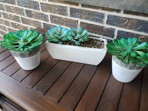 lot 52 image: Group of Faux Succulents