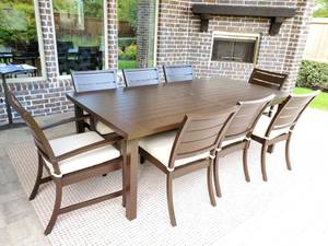 lot 56 image: Summer Classics Metal Table & Matching 8 Chairs