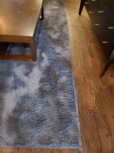 lot 78 image: Plush Navy Arlie Shag Rug by Surya