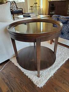 lot 42 image: Bassett Commonwealth Lamp Table