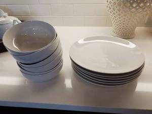 lot 99 image: Mainstay White Ceramic Dinner Ware